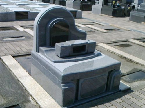 メモリアルサンステージ「なごみ墓所」見本墓